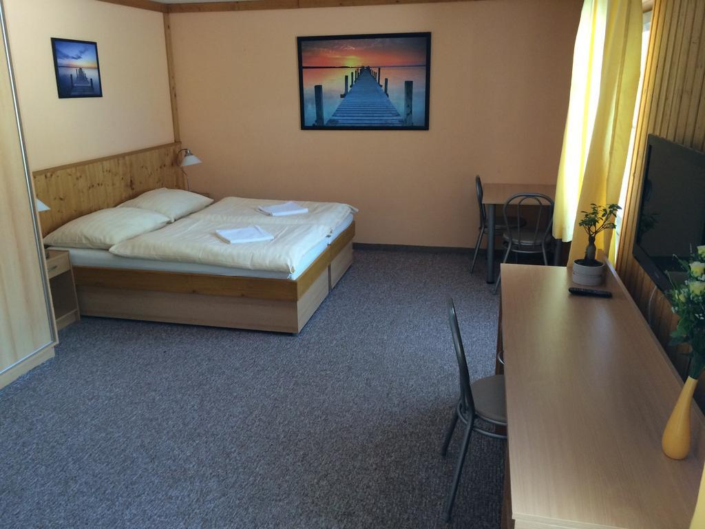 Hotel Pohadka Most Værelse billede